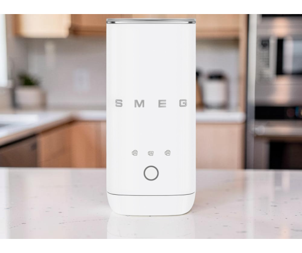 Обновленный вспениватель молока SMEG: теперь в матовом корпусе Обновленный вспениватель молока SMEG: теперь в матовом корпусе
